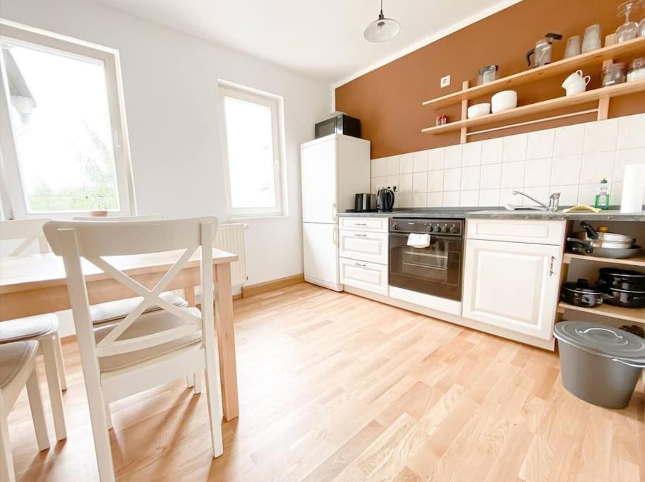Schoene Ferienwohnung Mit Blick Ueber Stadtwald Lipcse Kültér fotó