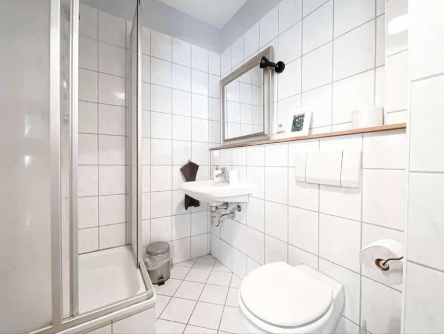 Schoene Ferienwohnung Mit Blick Ueber Stadtwald Lipcse Kültér fotó
