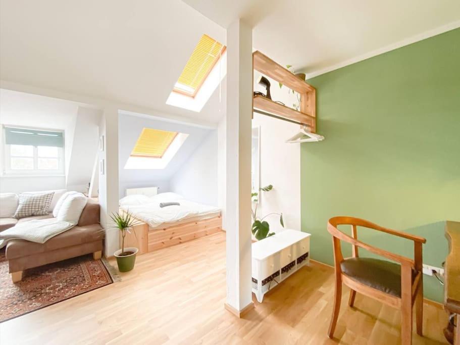 Schoene Ferienwohnung Mit Blick Ueber Stadtwald Lipcse Kültér fotó