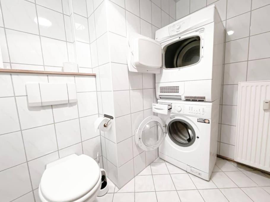 Schoene Ferienwohnung Mit Blick Ueber Stadtwald Lipcse Kültér fotó