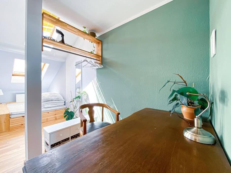 Schoene Ferienwohnung Mit Blick Ueber Stadtwald Lipcse Kültér fotó