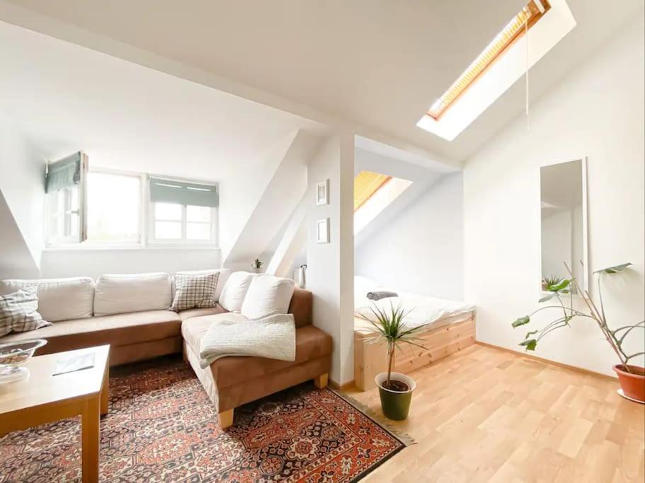 Schoene Ferienwohnung Mit Blick Ueber Stadtwald Lipcse Kültér fotó